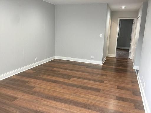 2nd image of 5534 N Kenmore Ave