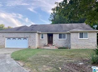 1215 Gowens Rd, Hokes Bluff, AL 35903