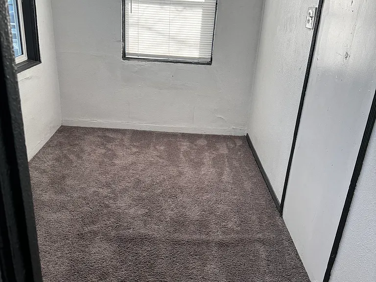 16828 E St #A — Photo 10