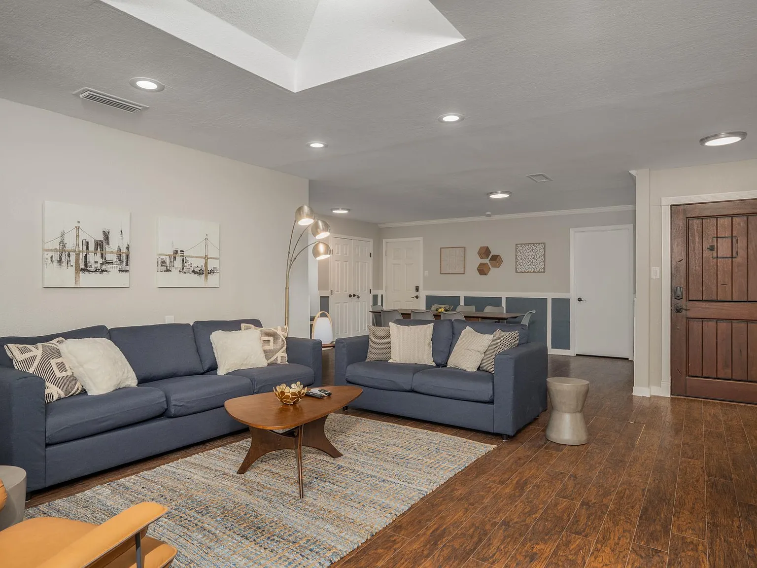 7809 Claremont Dr — Photo 3