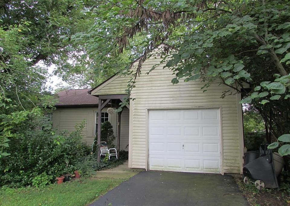 2nd image of 107 Creekview Dr
