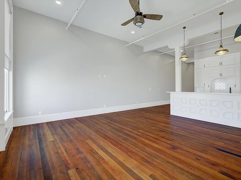 2206 Strand St #302 — Photo 9