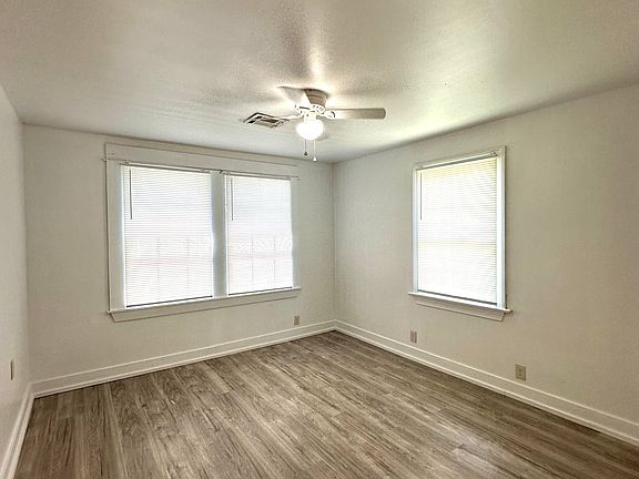 3rd image of 720 Avenue H
