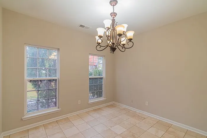 4057 Buckingham Dr — Photo 16