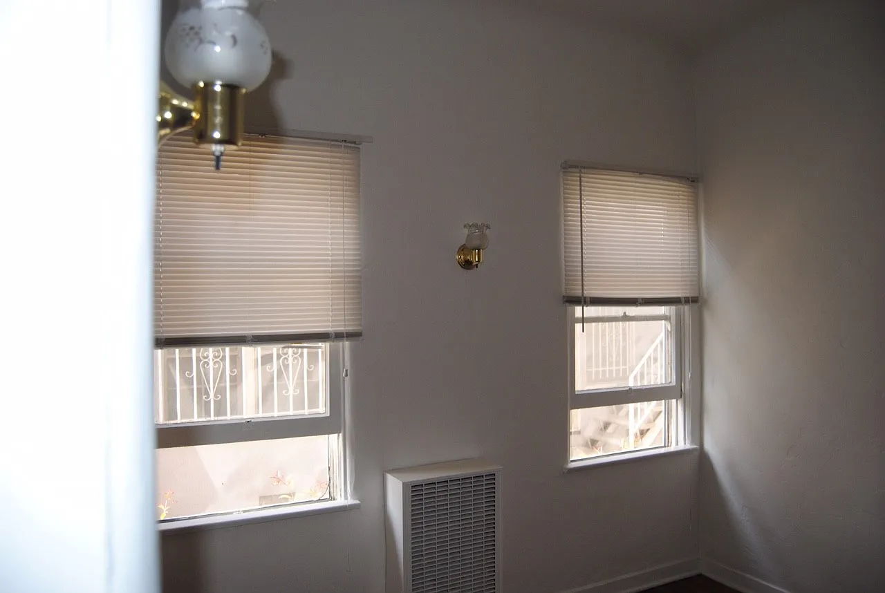 Studio, 350 sqft, $1,267 — Photo 3