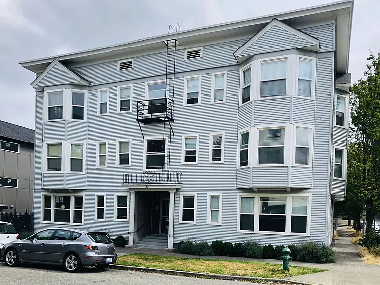 Terrace Arms Apartments — Photo 21