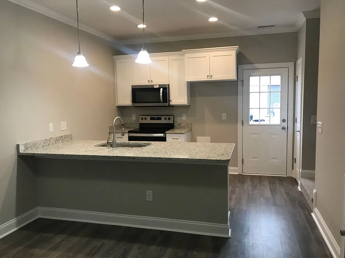 Building Photo - 3939 Newhall Dr NW
