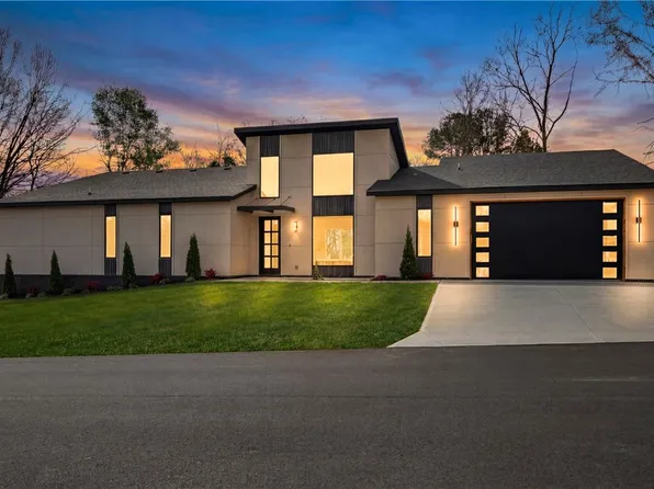 27 Luncarty Ln, Bella Vista, AR 72715