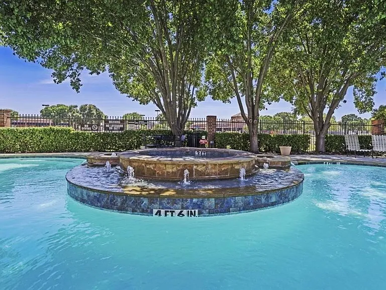 Pool with Hot Tub