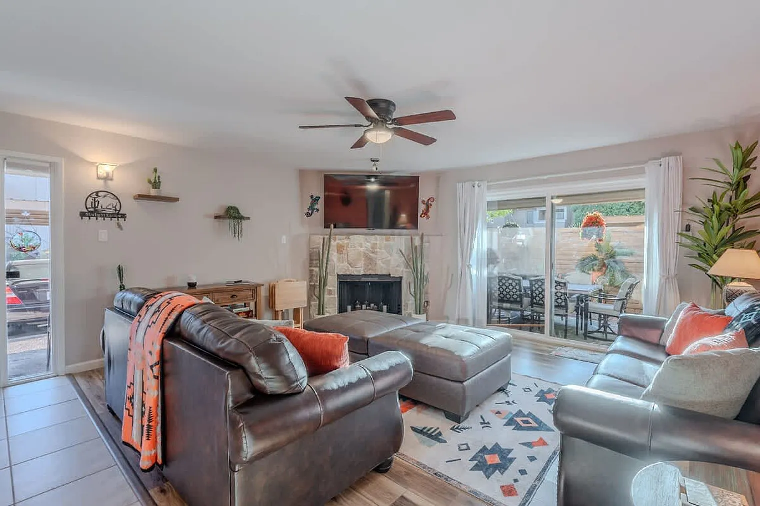 2 bed, 2.0 bath, $3,374 — Photo 3