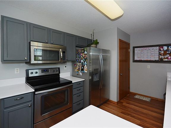3rd image of 402 4th St NW