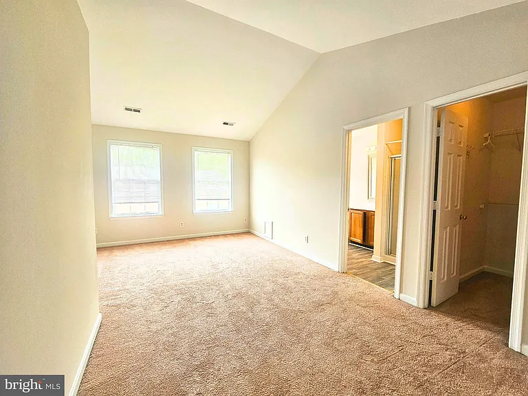 303 Dundee Pl — Photo 13