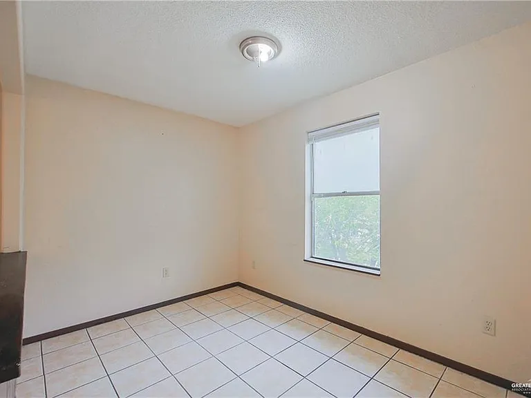 1521 W Nolana Ave #D — Photo 16