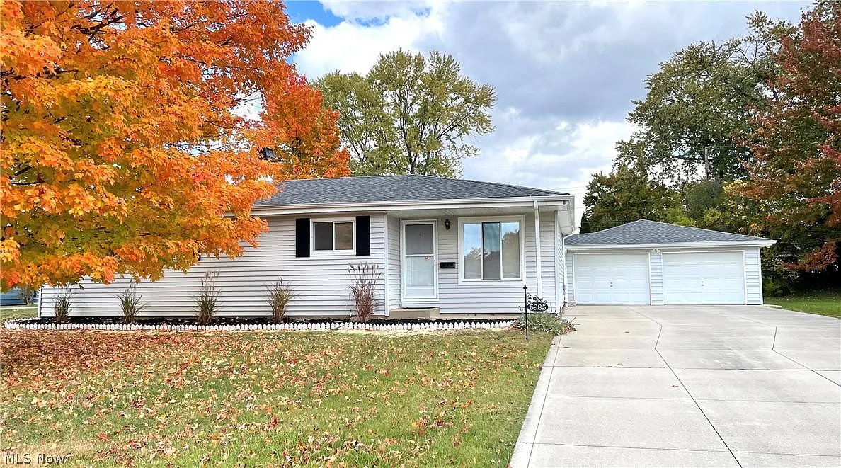 5985 Kimberly Dr photo 1