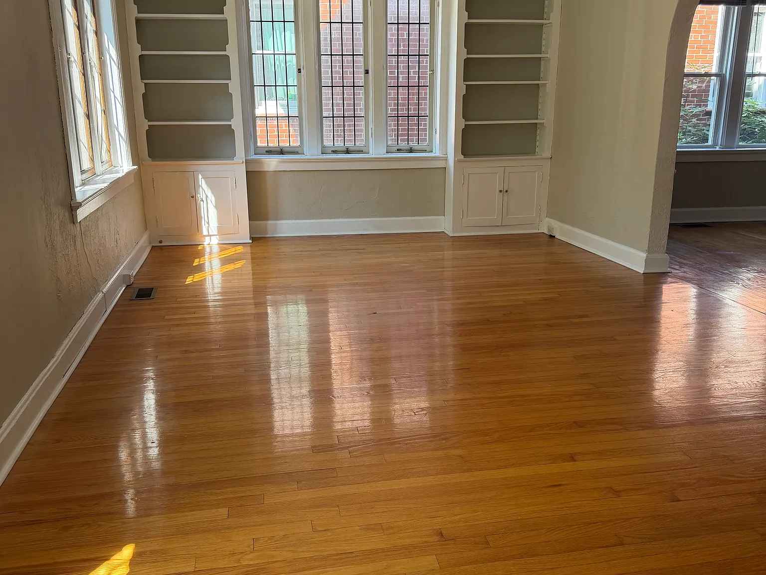 1112 Edward Ter — Photo 2