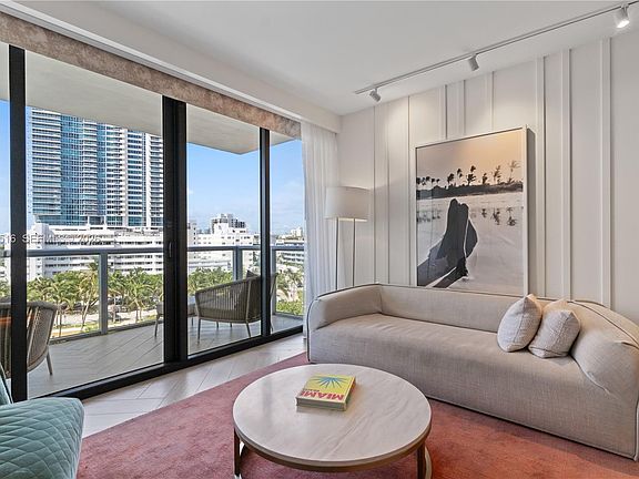 5th image of 2201 Collins Ave #707