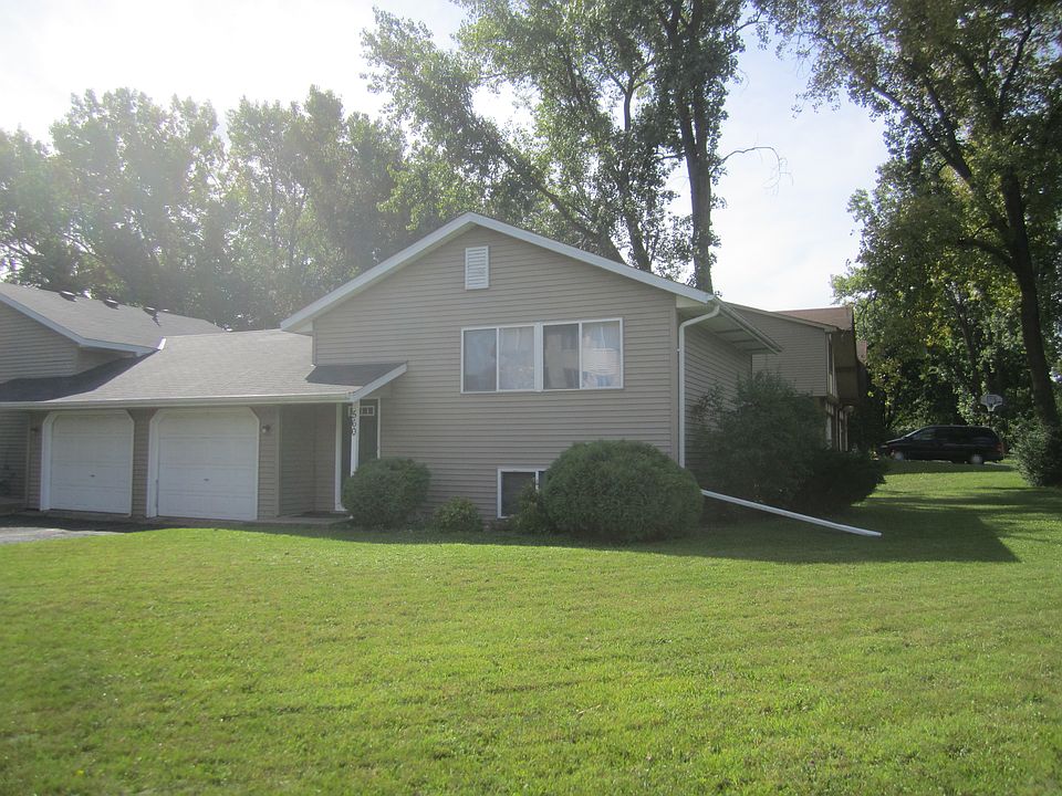 1st image of 560 Harriet Ave