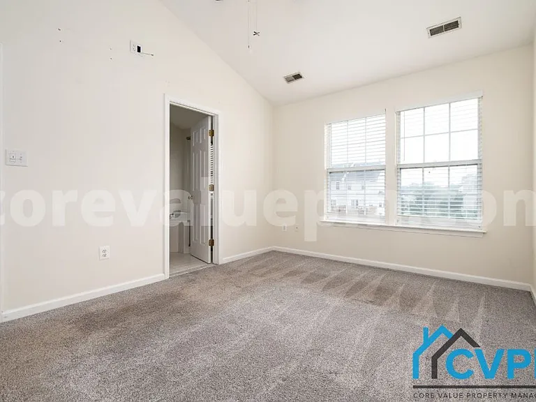 255 Seneca Ter — Photo 15