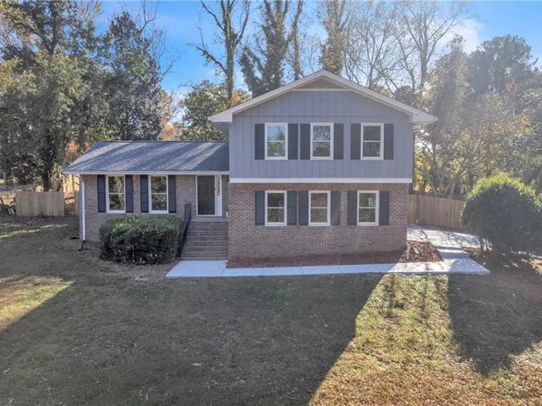 5618 Fern Creek Dr SW, Lilburn, GA 30047