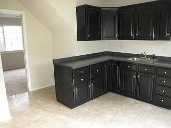 3rd image of 389 Glencourt Way