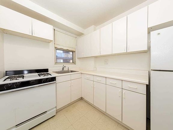 5th image of 9740 62nd Dr APT 3J
