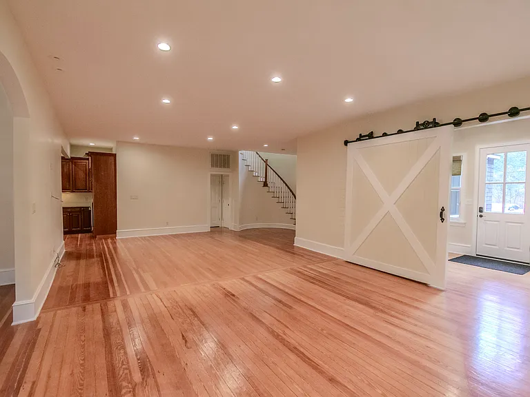 54 E Lake Stable Rd — Photo 7