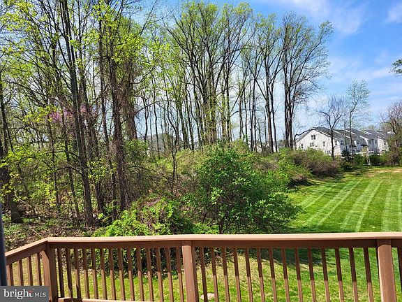 3rd image of 19 Viburnum Ct