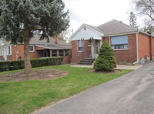 30 Pine Ave N, Mississauga, ON L5H 2P8