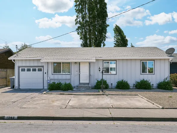 1282 Lindberg Lane, Petaluma, CA 94954