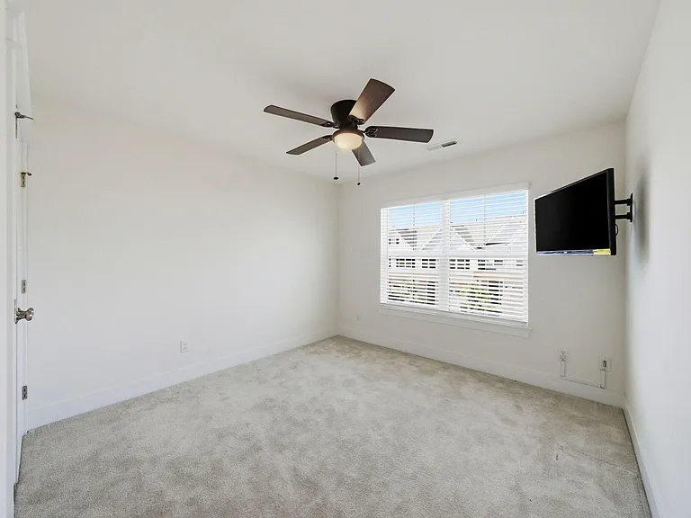 201 Marbella Grove Ct — Photo 24