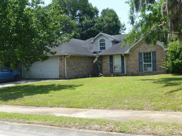 845 Sagewood Dr, Hinesville, GA 31313