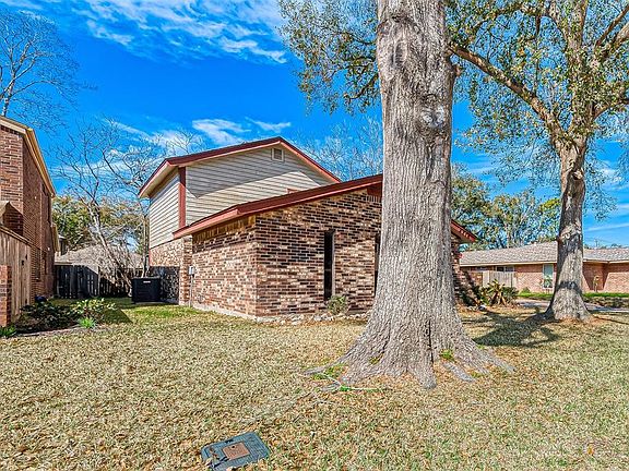 2nd image of 2718 Oak Hill Drive