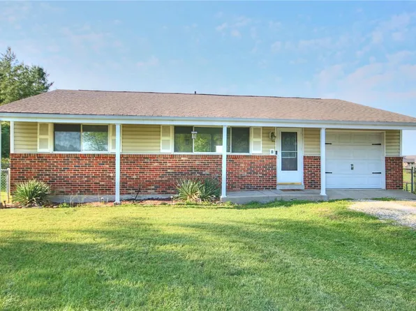83 Pinewood Dr, Winfield, MO 63389