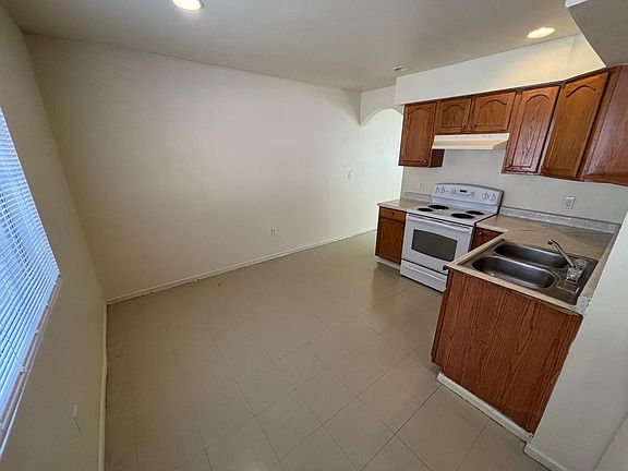 5th image of 125 E Cactus St #C