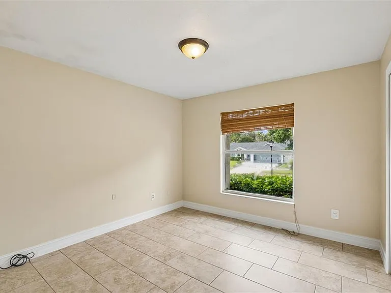 7769 Barberry Dr — Photo 12
