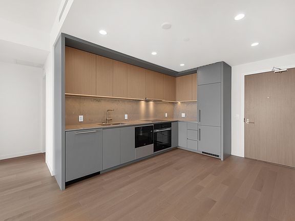 5th image of 3963 Uplands Way