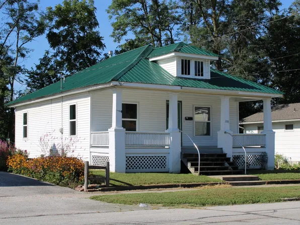 208 W 5th St, Fulton, MO 65251