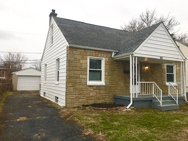 883 Ruby Ave photo 1