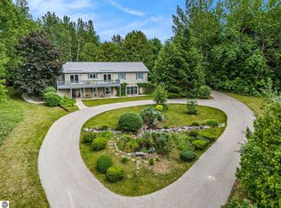 5505 Indian Trl, Frankfort, MI 49635