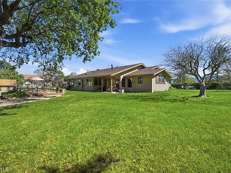 2611 Janin Way — Photo 45