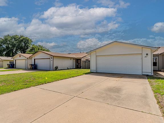 2nd image of 207 S Westview Dr