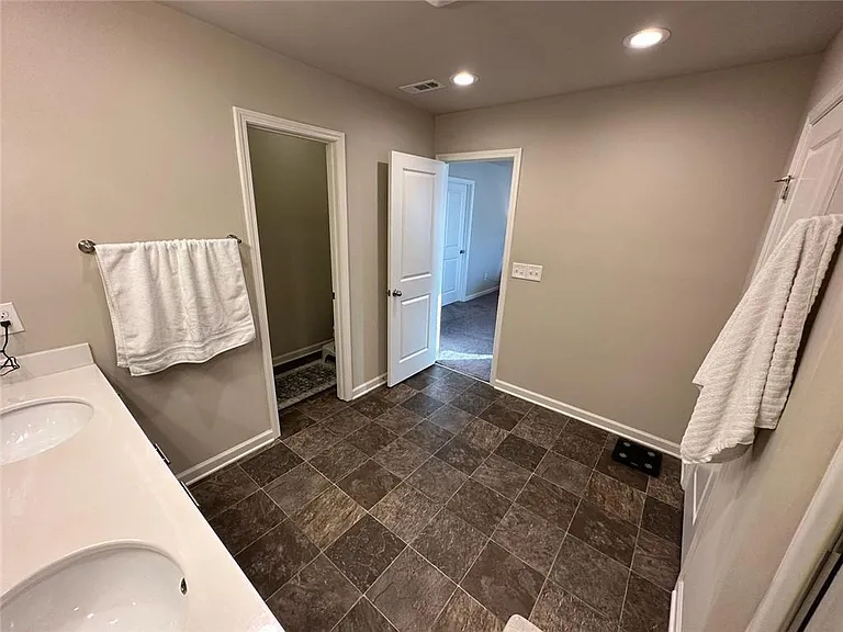 126 Auburn Crossing Dr — Photo 37