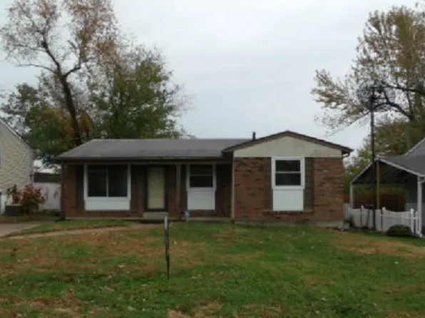 10214 Castle Dr, Saint Louis, MO 63136