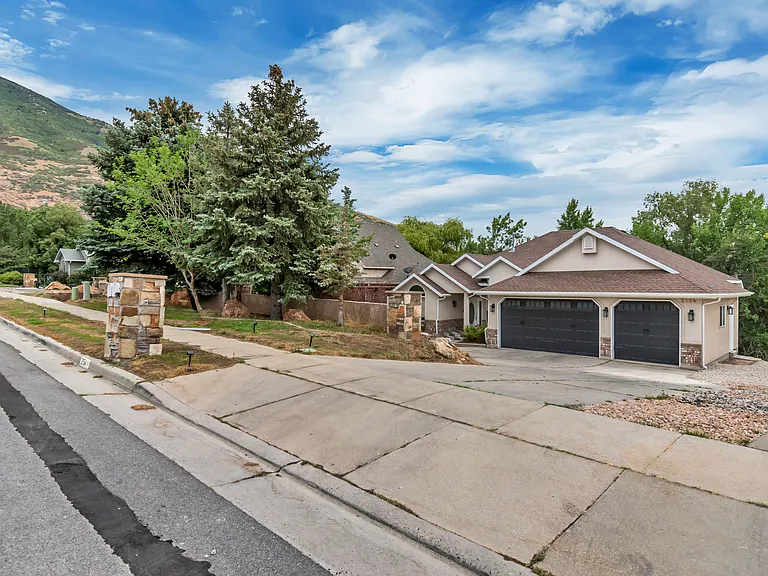 2154 E Wasatch Blvd — Photo 39