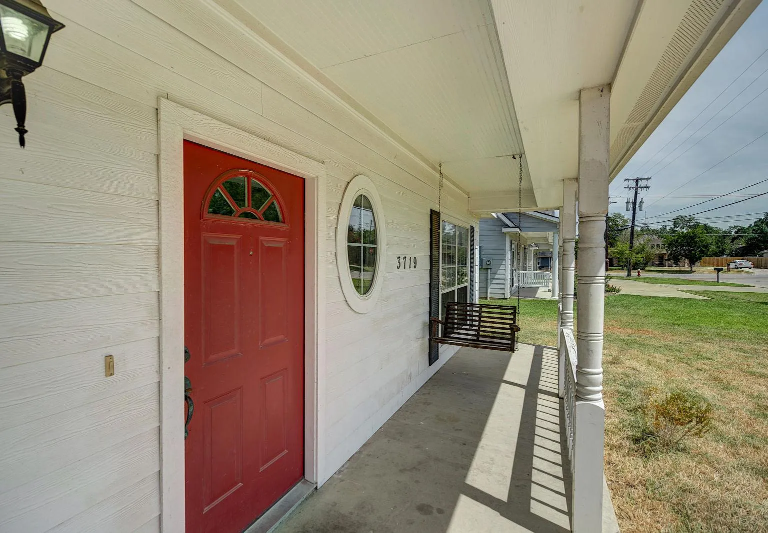 4 bed, 1650 sqft, $1,600 — Photo 2