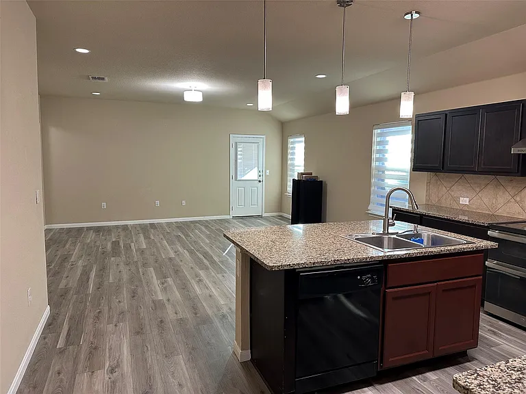 3505 Stephans St — Photo 8