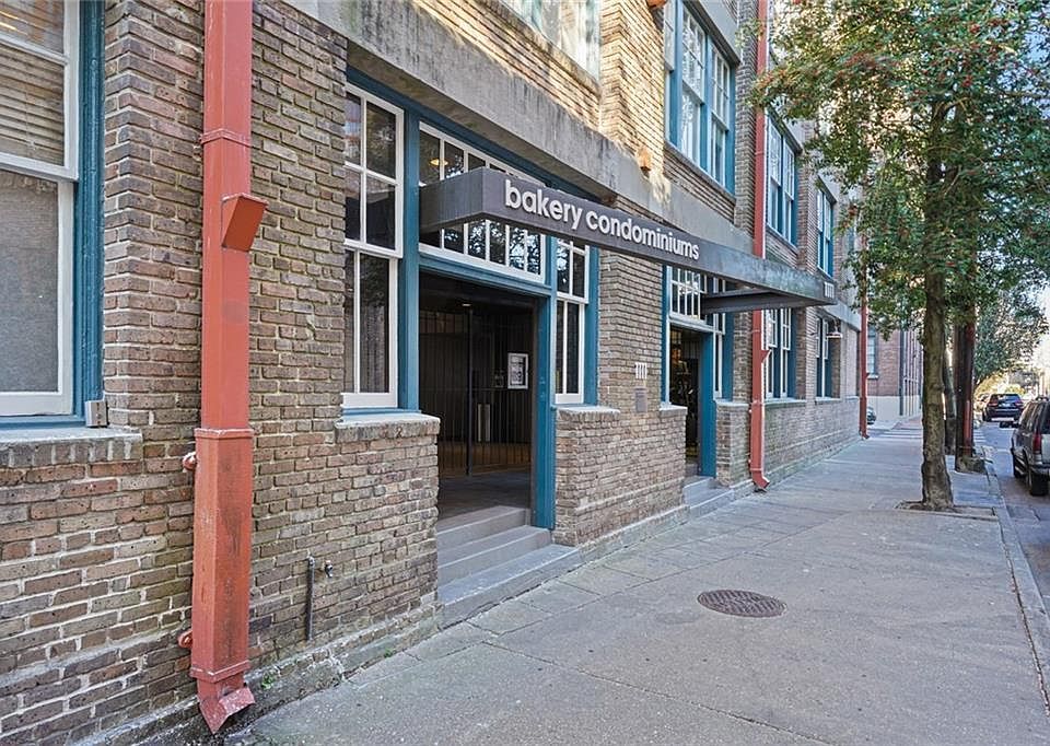 1st image of 1111 S Peters St APT 305