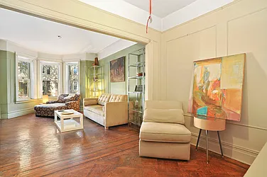 1642 Cornelia Street  image 1 of 6