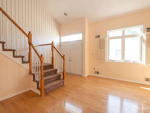4th image of 39 Winthrop Rd #B