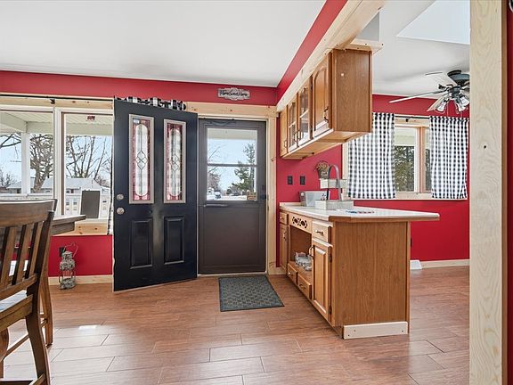 5th image of 709 E Meade St